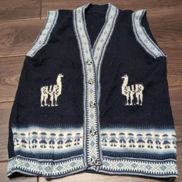 라마 패턴 니트 베스트 네이비 계열