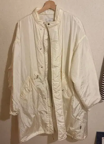 화이트 롱 기장 다운 자켓 F 사이즈 PAGE BOY