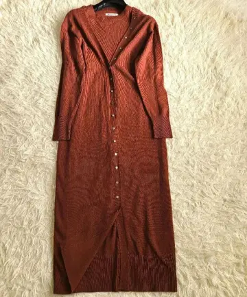 새상품급 현행 모델 L 상당 아쿠아 스큐텀 앙상블풍 니트 원피스