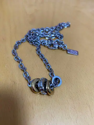 D&G 목걸이