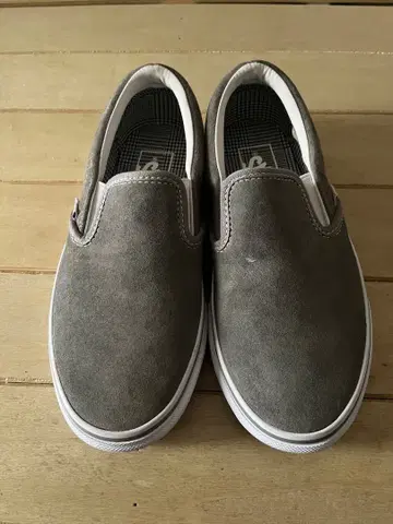 VANS 그레이 스웨이드 슬립온 22.5cm