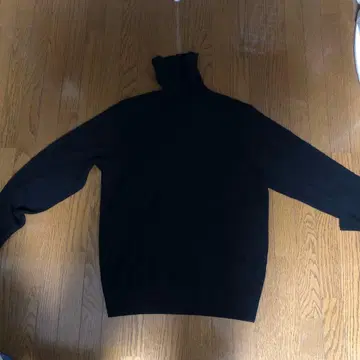 유니클로 캐시미어 터틀넥 스웨터