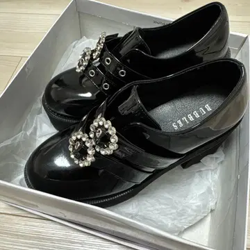 기간 한정 가격 인하 BUBBLES 더블 버클 통굽 신발 38