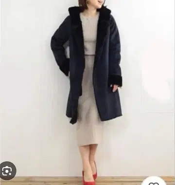 네이비 무스탕 코트 후드 부착