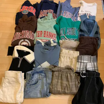 겨울 의류 묶음 판매 트레이닝복, 니트, 스커트, 팬츠 총 17벌