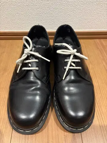 닥터마틴 화이트 스티치