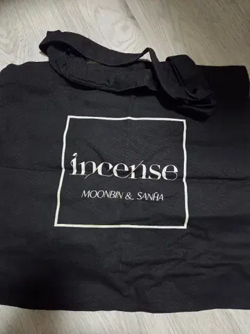 ASTRO 탄 네이비 incense 토트백