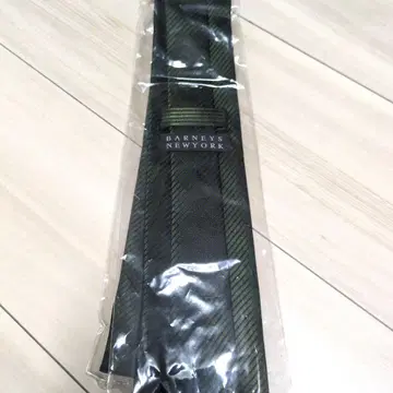 새상품 BARNEY'S NEWYORK 다크 그린 넥타이