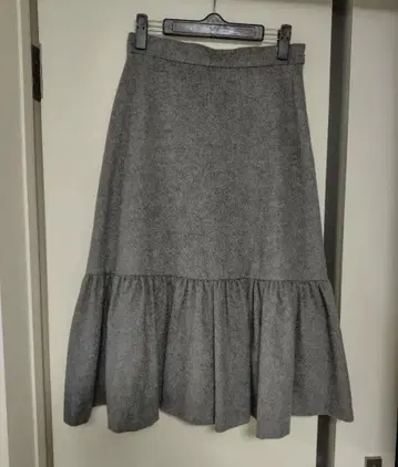 엠프리미어 스커트 울 캐시미어 혼방 그레이 새상품급