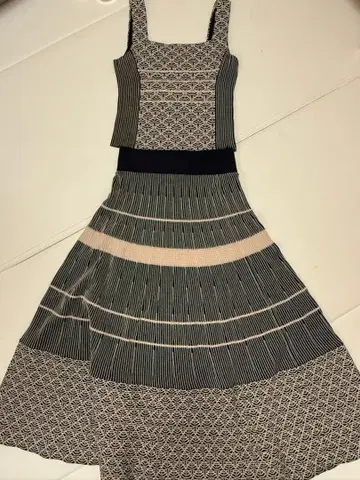 SNIDEL 스커트 컬러 블로킹 보더 니트 셋업 블랙