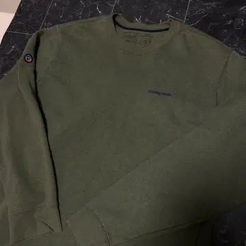 파타고니아 피츠로이 아이콘 업라이저 크루 맨투맨 카키