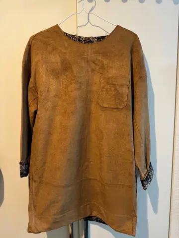 브라운 스웨이드풍 긴팔 튜닉