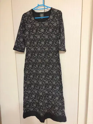 로라 애슐리 원피스입니다.