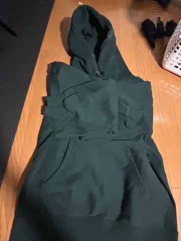 GU 다크 그린 후드 부착 후드티