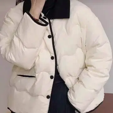 아이보리 x 블랙의 귀여운 다운 자켓 여성용 L 사이즈