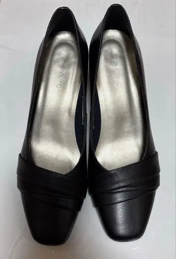 [새상품급] 블랙 스퀘어토 하이힐 펌프스 24.5cm