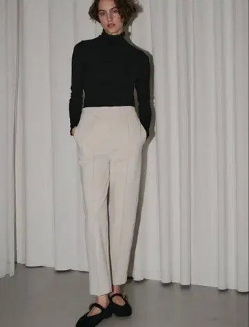 미사용 새상품 OHGA 속기모 슈퍼 슬림 레그 팬츠 M