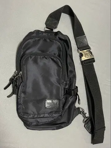 MAKAVELIC 올 블랙 숄더백