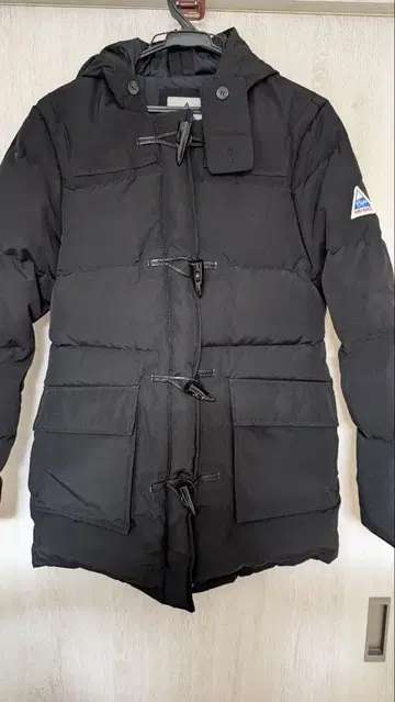 Cape HEIGHTS 블랙 다운 자켓