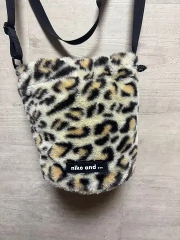 niko and - 레오파드 무늬 퍼 백