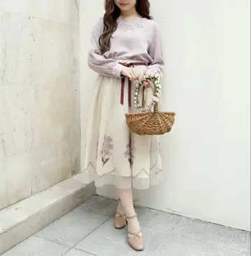 Fi.n.t 핀트 네모필라 자수 튤 스커트