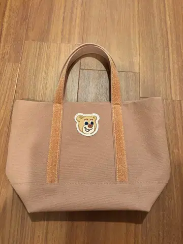 러브리 바이 페이러 올드 테디 와펜 토트백 베이지