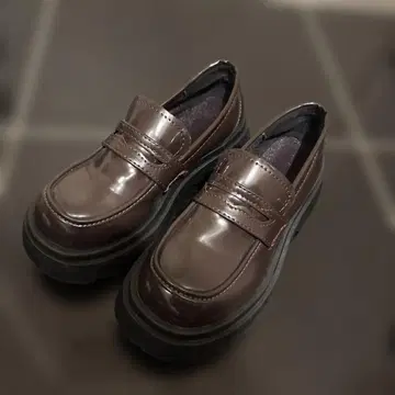 브라운 로퍼 광택 마감