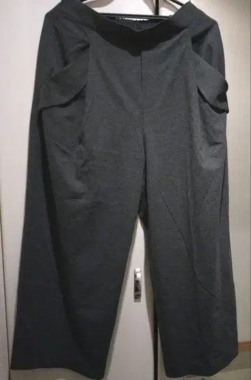 오르텐시아 멜란지 그레이 팬츠 포켓 부착