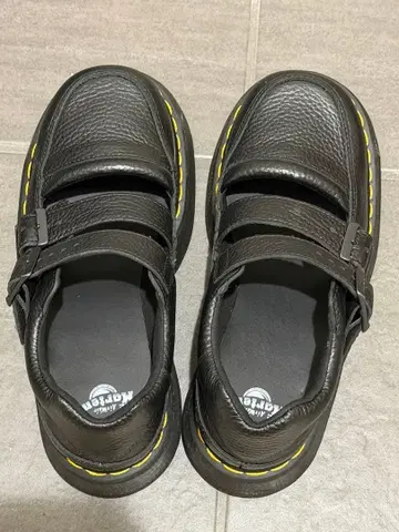 닥터마틴 BUZZ 멜리 제인 UK5