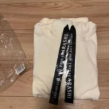 ARASHI LIVE 2020 후드 부착 후드티 크림색