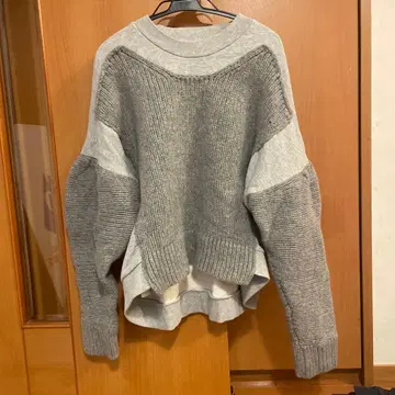 MCQ 그레이 벌룬 슬리브 맨투맨 스웨터