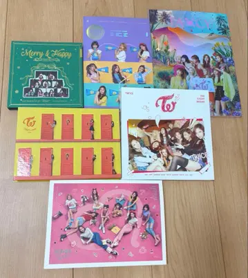 TWICE 앨범 트레이딩 카드 포함