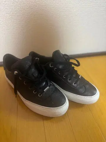 JIMMY CHOO 지미추 블랙 스니커즈 사이즈 42