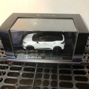 교쇼 1/43 미니카 렉서스 LBX 화이트