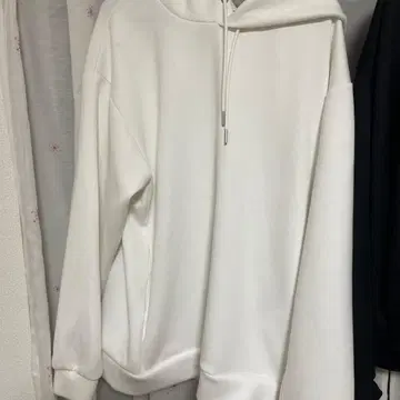 화이트 후드티