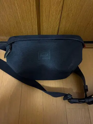 Herschel 숄더백 블랙