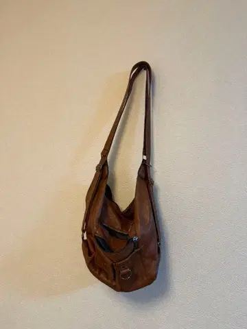 브라운 가죽 숄더백