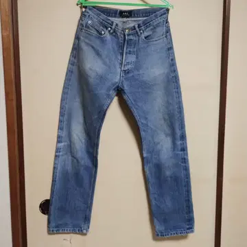 A.P.C. 라이트 블루 스트레이트 데님