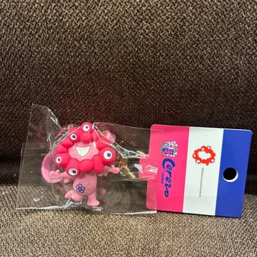 미야쿠미야쿠 핑크 입체 러버 키링 세레소 오사카