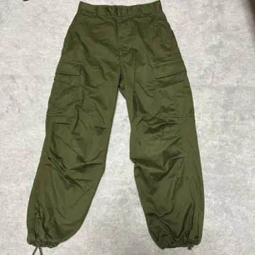 올리브 카고 팬츠 사이드 포켓 포함