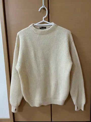 맥피 아이보리 리브 크루넥 스웨터