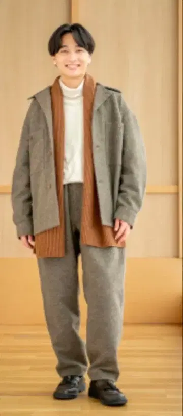 UNIQLO U 브라운 오버 셔츠 셋업