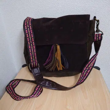 다크 브라운 프린지 숄더백