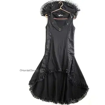 레이스 절개 후드 부착 피쉬테일 변형 플레어 원피스A