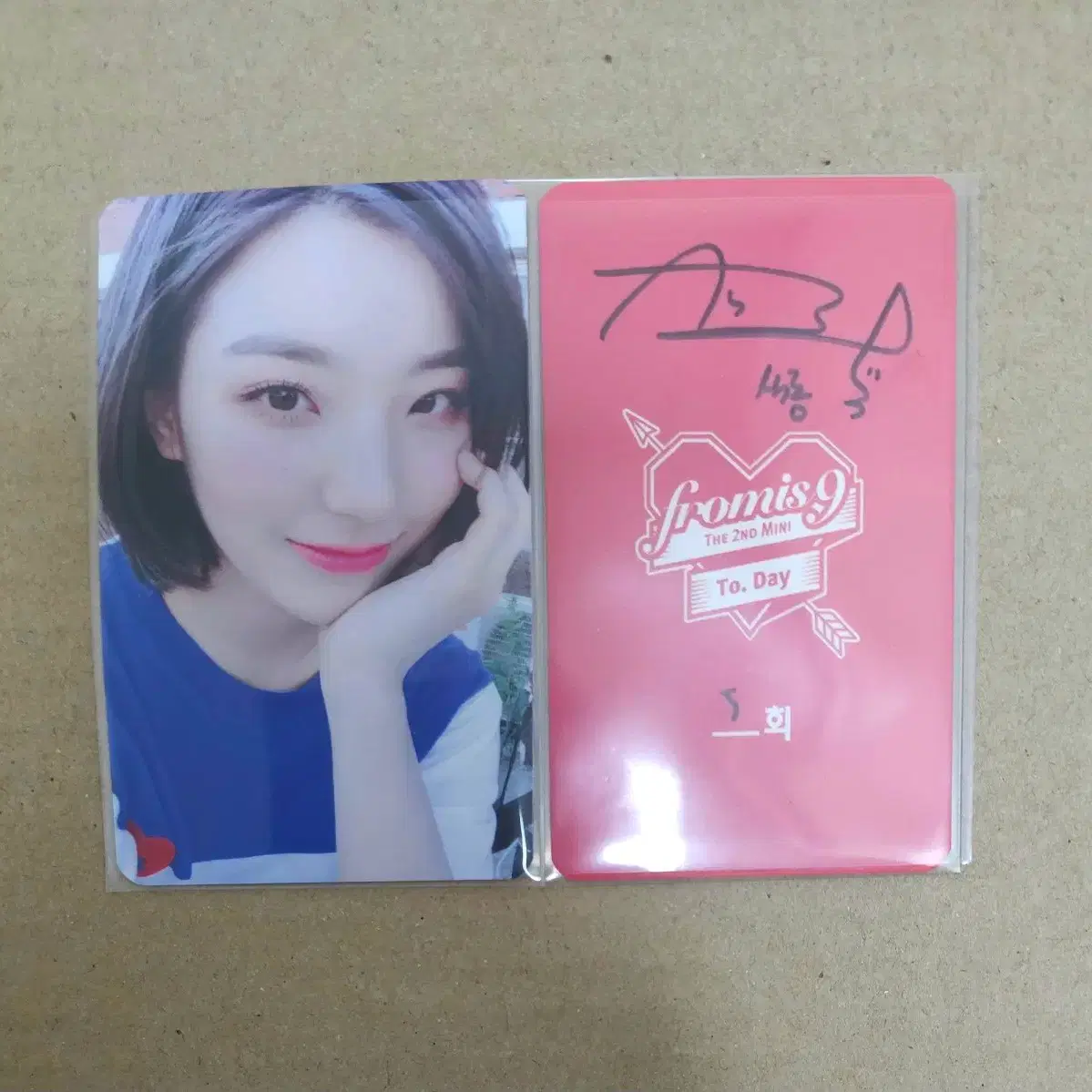 Buy FROMIS_9 Signed albums, Rare photocards on Bunjang!