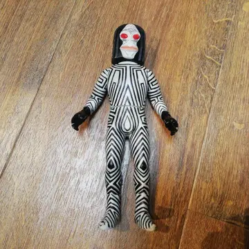 다다 2004 빨간 눈 울트라맨 시리즈 괴수 피규어