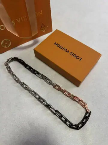 [ 새상품급 ] 코리에 체인 모노그램 목걸이