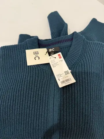 새상품 유니클로C 크루넥 풀 집업 가디건 S 다크 그린