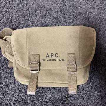 A.P.C. 숄더백