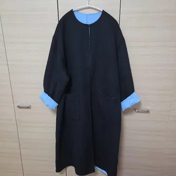 블랙과 스카이블루 리버서블 롱 코트